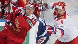 Хоккеисты Антон Бурдасов и Виктор Антипин