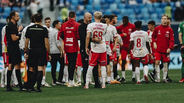 Деян Станкович и Руслан Литвинов после матча «Зенит» — «Спартак». Деян Станкович и Руслан Литвинов после матча «Зенит» — «Спартак»