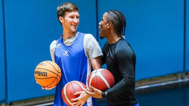 Александр Щербенев и Трент Фрейзер. Баскетболисты Александр Щербенев и Трент Фрейзер