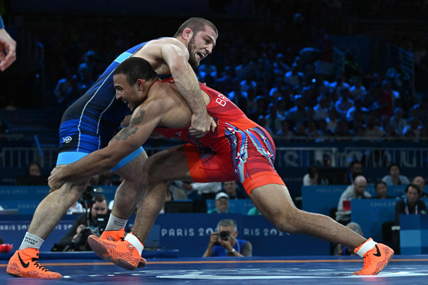 Магомед Рамазанов и Аарон Брукс. Магомед Рамазанов и Аарон Брукс