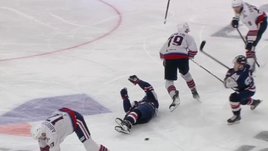 Скандал на предсезонке КХЛ: Разин увел «Металлург» со льда из-за жуткой травмы своего игрока!