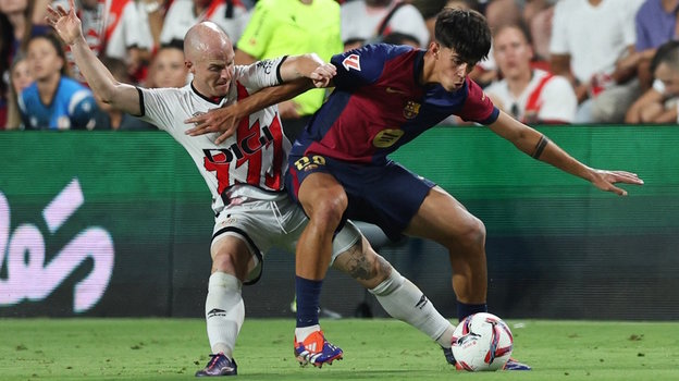 Марк Берналь (справа).