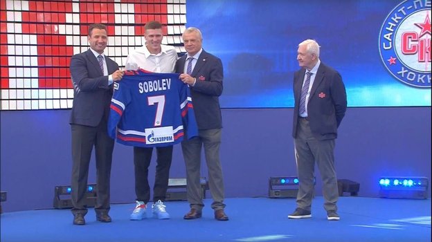 Александр Соболев на презентации в Санкт-Петербурге.