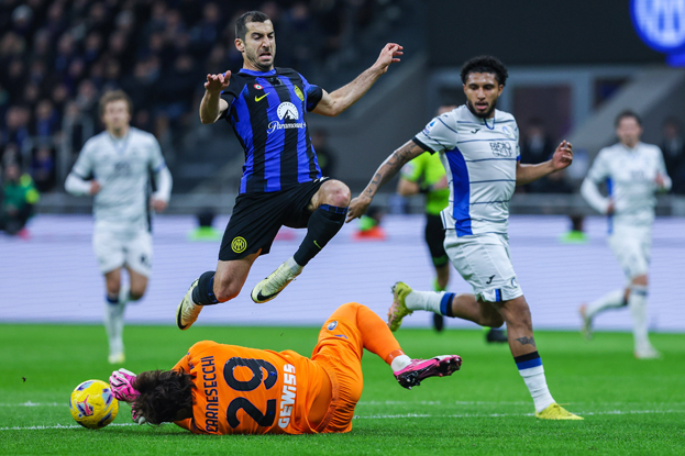 Генрих Мхитарян и Марко Карнесекки. Футболисты Генрих Мхитарян и Марко Карнесекки