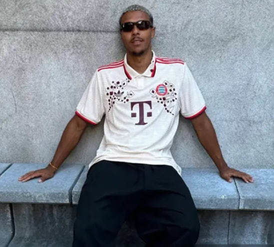 Уилсон-Зоммер в футболке «Баварии».