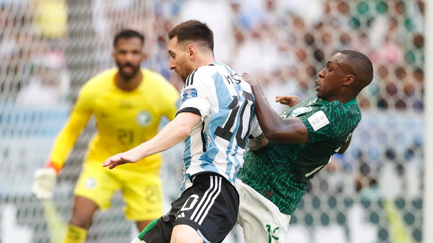 Сауд Абдулхамид и Лионель Месси.