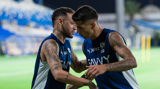 Неймар и Жоау Канселу.