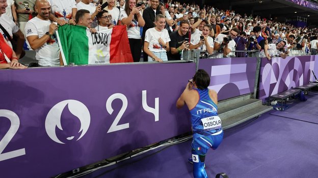 Алессандро Оссола и его девушка.