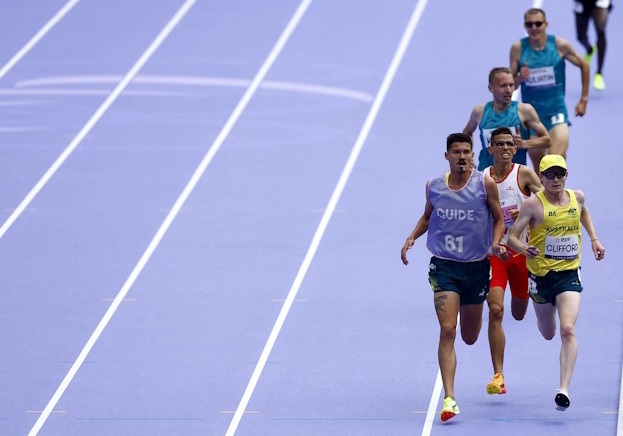 Джарид Клиффорд (крайний справа).