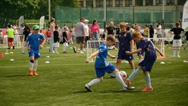 Снова в школу. РФС продолжает популярный проект «Футбол в школе»