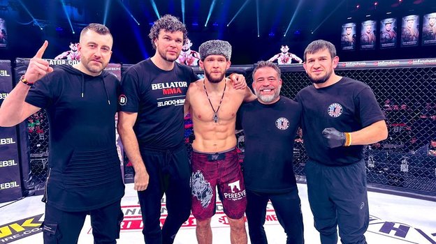 Александр Шаблий со своей командой.