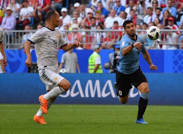 Сергей Игнашевич и Луис Суарес на ЧМ-2018.