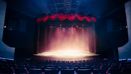 Театральная сцена