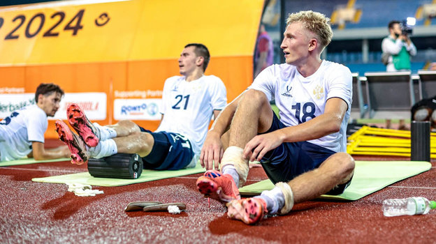 Дмитрий Воробьев и Руслан Литвинов. Футболисты сборной России Дмитрий Воробьев и Руслан Литвинов