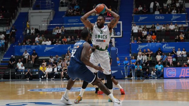 «Зенит» — УНИКС — 63:50.