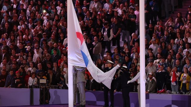 Паралимпийский флаг.