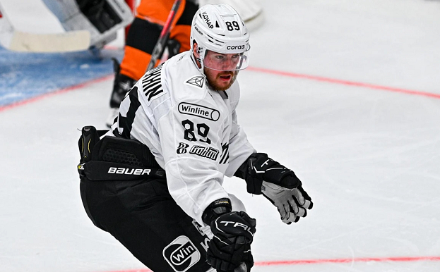 Илья Карпухин. Хоккеист «Трактора» Илья Карпухин