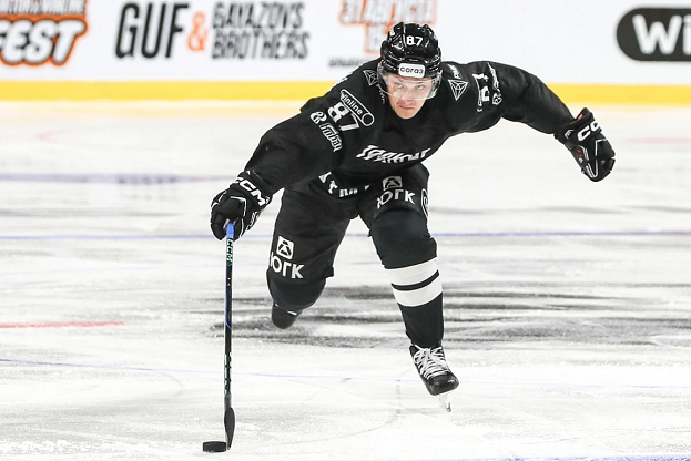 Андрей Светлаков. Хоккеист «Трактора» Андрей Светлаков