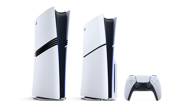 PS5 Pro (слева) и PS5 Slim.