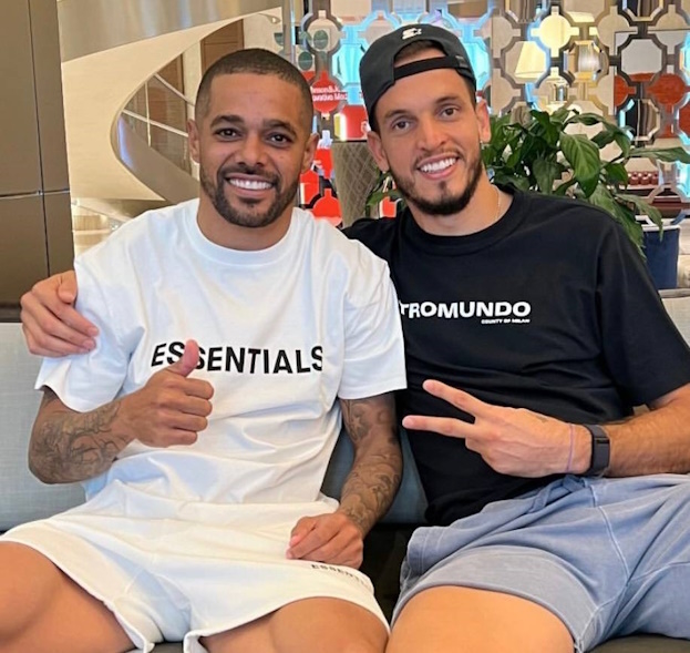 Веллитон и Гильерме встретились в Москве.