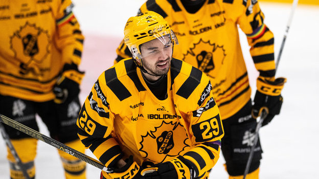 Дилан Сикьюра.