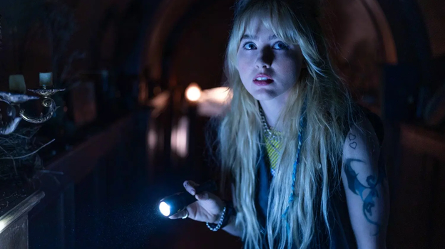 Кадр из фильма «Эбигейл»