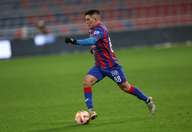 Виктор Мендес.