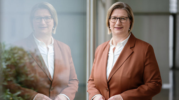 Анке Релингер. Член Бундесрата Германии Анке Релингер