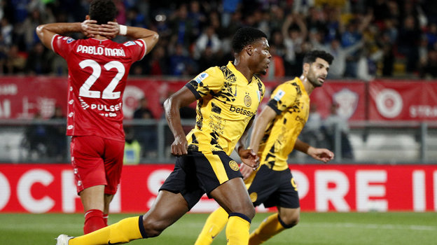 Дензел Дюмфрис.