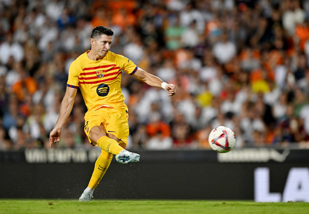 Роберт Левандовски. Футболист «Барселоны» Роберт Левандовски