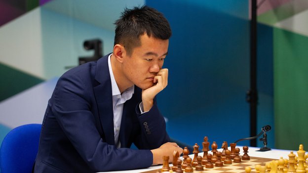 Дин Лижэнь.