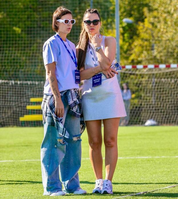 Генеральный директор компании «Бизнес Спорт» Юлия Верина (справа) и Людмила Дюкова, которая внесла большой вклад в организацию турнира «СОТКА».