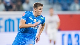 Фанаты «Зенита» жестко встретили Соболева: освистали, обматерили и запустили по трибуне надувного дельфина