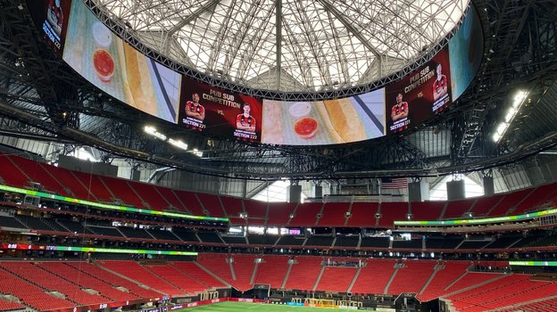 Алексей Миранчук на табло стадиона «Атланты Юнайтед».