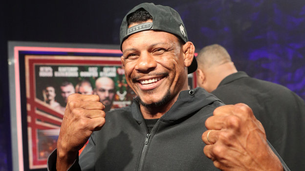 Алекс Оливейра.