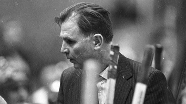 Виктор Тихонов.