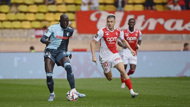 Александр Головин (справа) в матче против «Гавра».