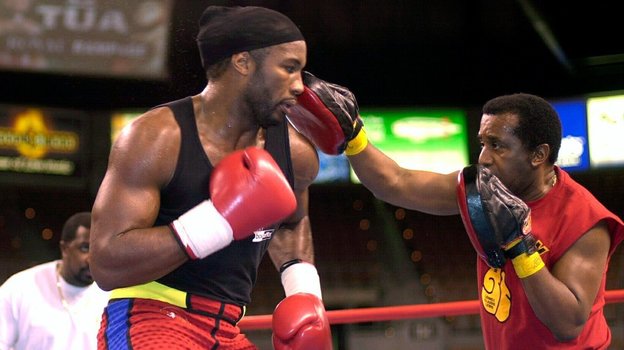 Леннокс Льюис (слева) и тренер Эмануэль Стюард.