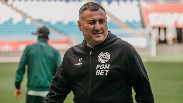 Заур Тедеев. Главный тренер «Акрона» Заур Тедеев