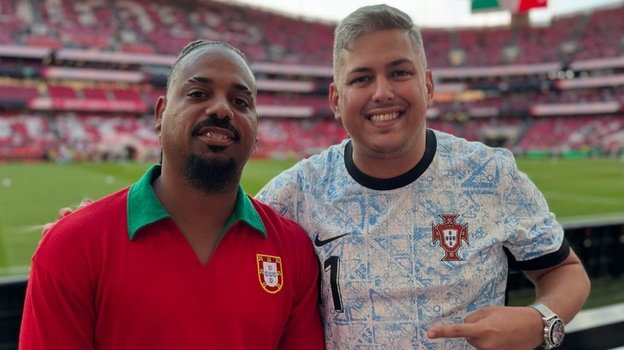 Фабиу Паим (слева) на матче сборной Португалии.