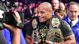 Кормье — настоящий садист. Кайфовал, забивая отключенного Миочича, хочет, чтобы ладонями можно было вдавливать лицо