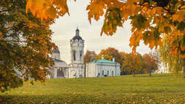 Православная церковь осенью