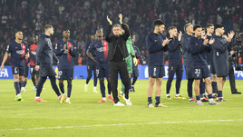 Луис Энрике с игроками «ПСЖ»