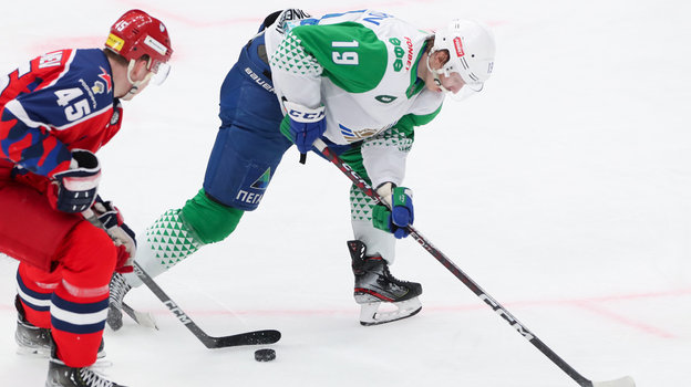 Данил Башкиров (№19). Хоккеист Данил Башкиров