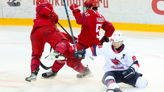 «Локо-76» против «Красноярских Рысей».