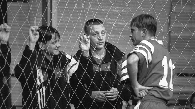 Андрей Тихонов (в центре).