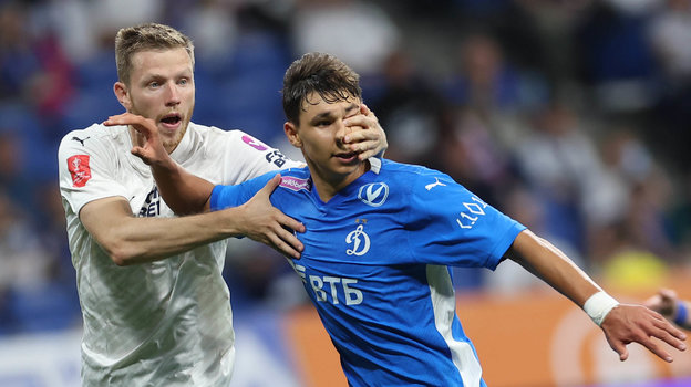 Денис Боков (справа).