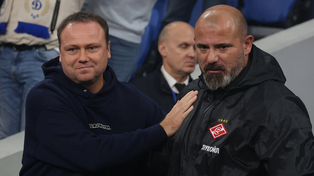 Марцел Личка и Деян Станкович перед матчем.