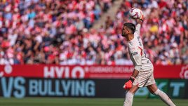 Три отбитых пенальти за матч! Вратарь «Жироны» — герой дня