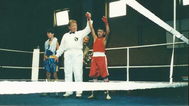 Дмитрий Бивол побеждает на детских соревнованиях. Дмитрий Бивол побеждает на детских соревнованиях